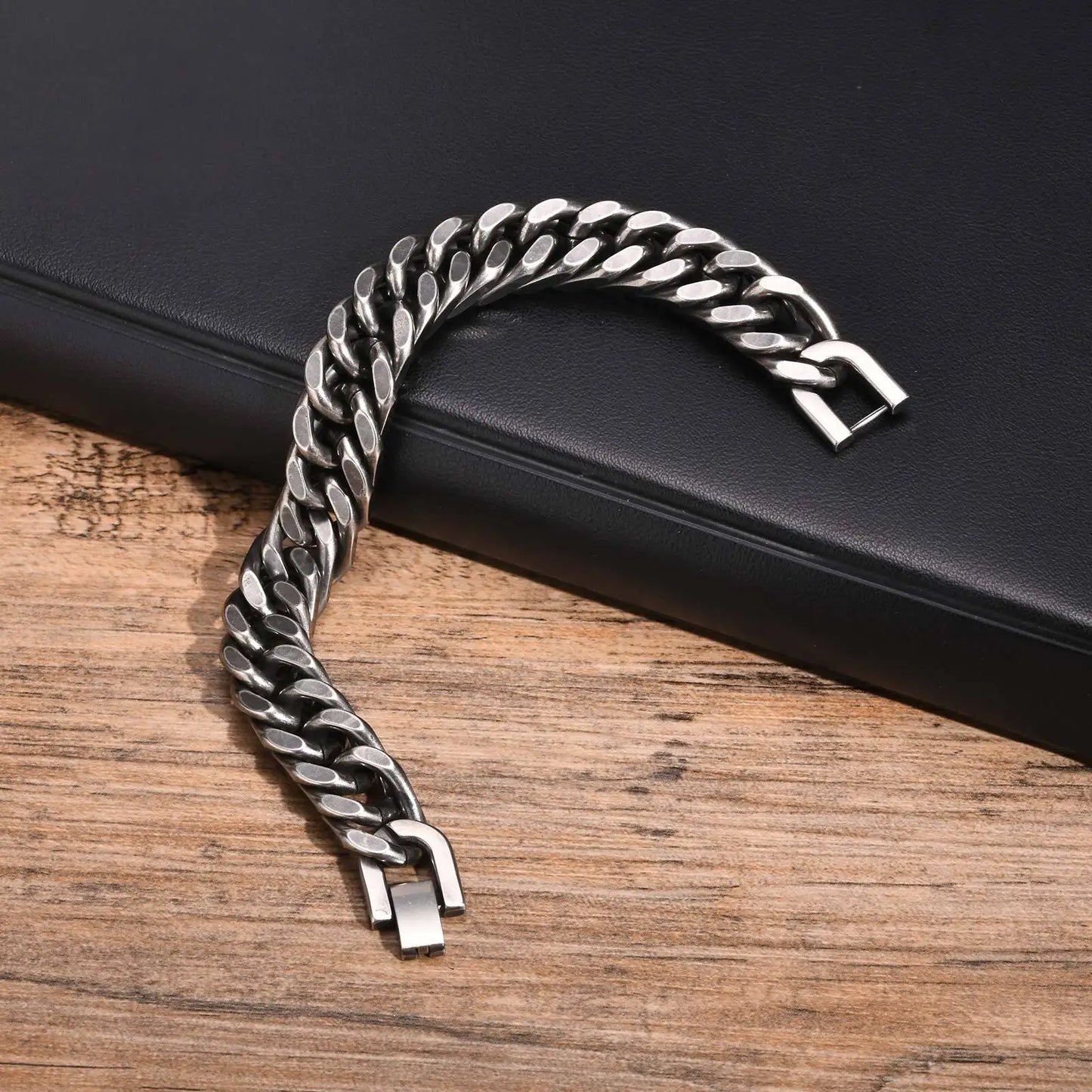 Bracelet Cubain en Acier Inoxydable – Style Audacieux & Intemporel 🔥