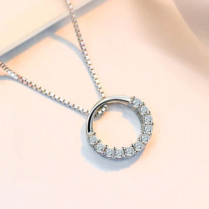 Huitan – Collier Circulaire Élégant & Intemporel ✨💎
