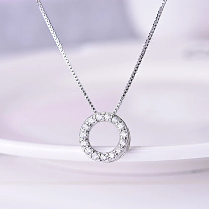 Huitan – Collier Circulaire Élégant & Intemporel ✨💎