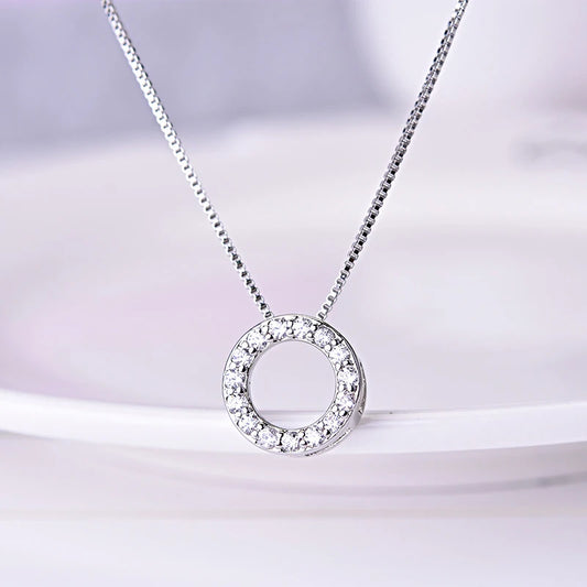Huitan – Collier Circulaire Élégant & Intemporel ✨💎