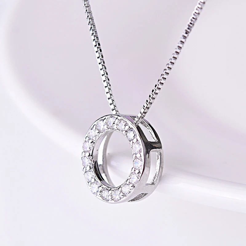 Huitan – Collier Circulaire Élégant & Intemporel ✨💎