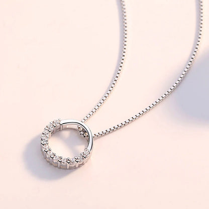 Huitan – Collier Circulaire Élégant & Intemporel ✨💎